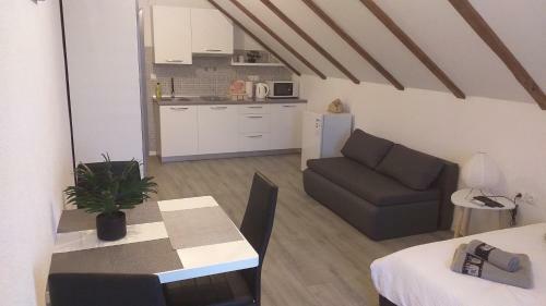Hostal Studio Apartmani Patricia