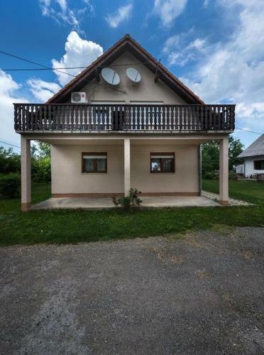 Apartments With A Parking Space Smoljanac, Plitvice - 14979