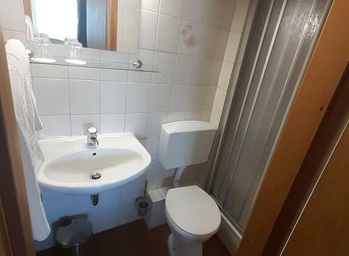 Hostal Gasthaus "zur Linde"