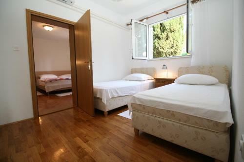Hostal Apartments & Rooms Lonzor