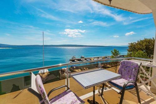 Apartments In Selce 39174