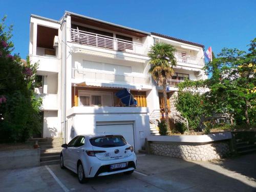 Apartments In Selce 5881