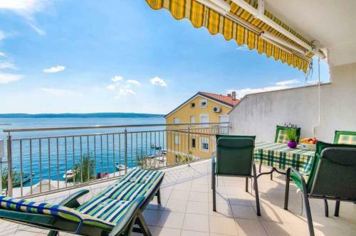 Apartment In Selce 39221