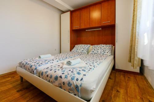 Apartment Eni Selce