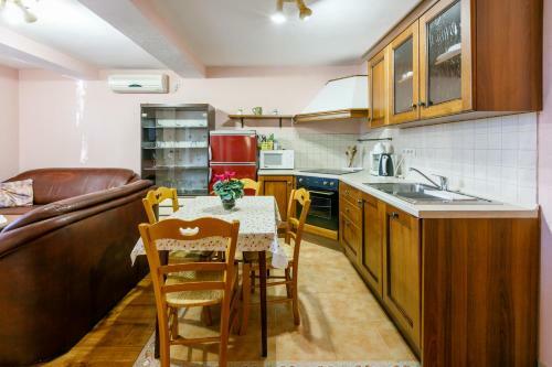 Apartment Eni Selce