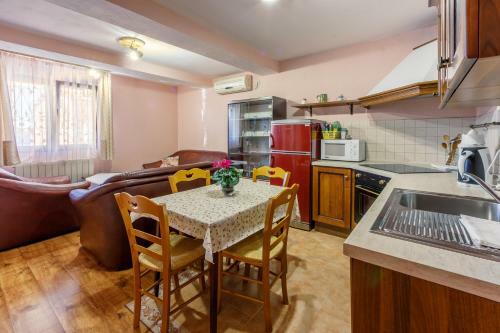Apartment Eni Selce