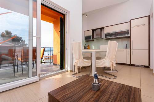 Seafront Apartment Soline With Seaview