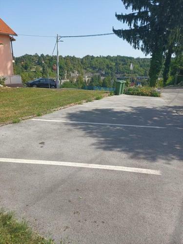 Apartments With A Parking Space Slunj, Plitvice - 18152