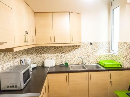 Sunny City Center Apartment