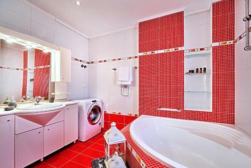 Sunny Luxury Apartment