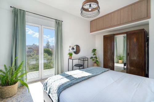 Sea,city & Mountain View Apartment
