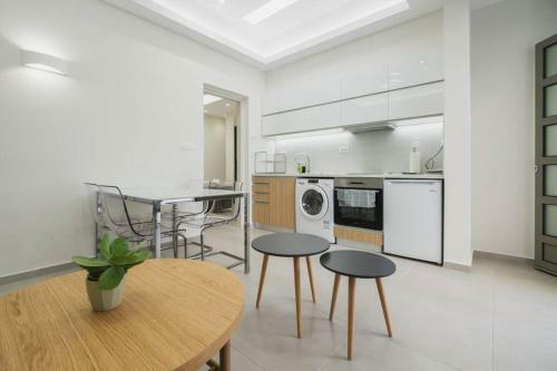 Apartamento Central Apts. For Large Group With Parking & Yard