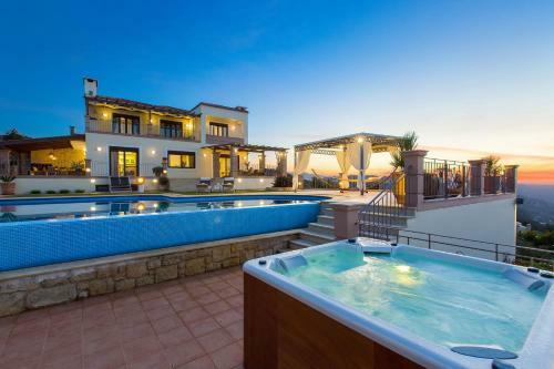 Villa Golden Hill