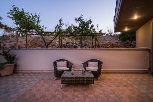 Tholos Apartments
