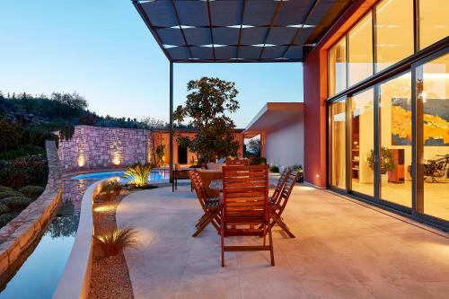 Longhouse Crete - Extraordinary Luxury Villa