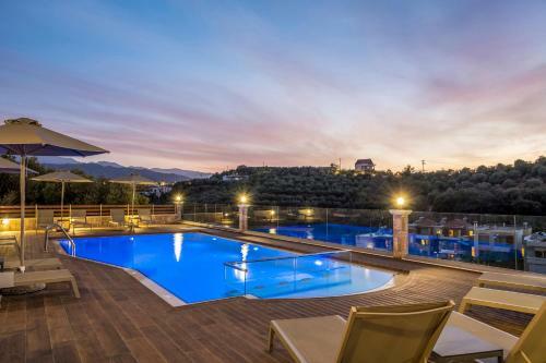 Theos Holidays Luxury Apartment