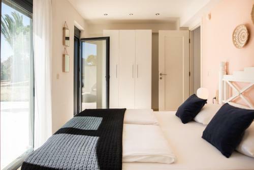 Seacrete Villas