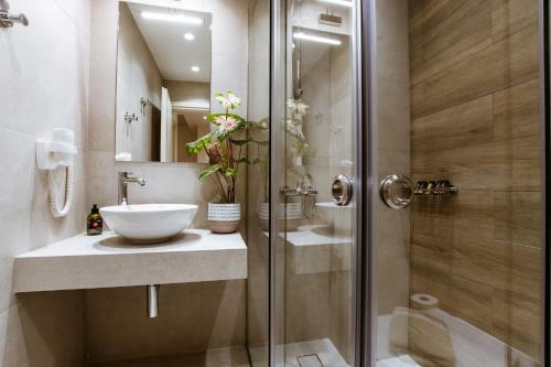 Antel Suites & Apartments