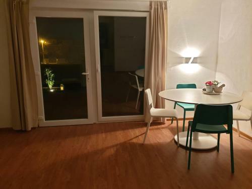 Apartments Kraj Rat Sreser