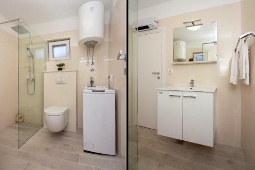 Apartamentos Villa With A Pool Near Split With Magnificent View