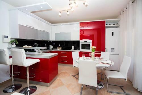 Apartamentos Villa With A Pool Near Split With Magnificent View