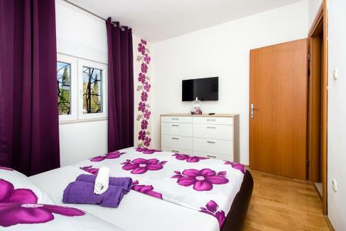 Apartamentos Villa With A Pool Near Split With Magnificent View