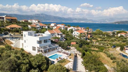 Hostal Luxury Villa Magico