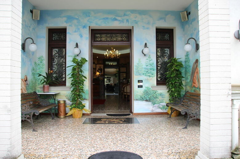 Park Hotel Villa Leon D'oro