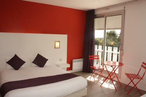 Latitude Ouest Hotel & Restaurant