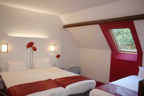 Latitude Ouest Hotel & Restaurant
