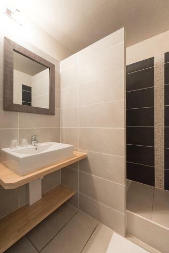 Latitude Ouest Hotel & Restaurant