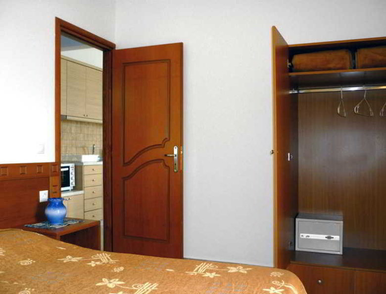 Hostal Nereides Apartments