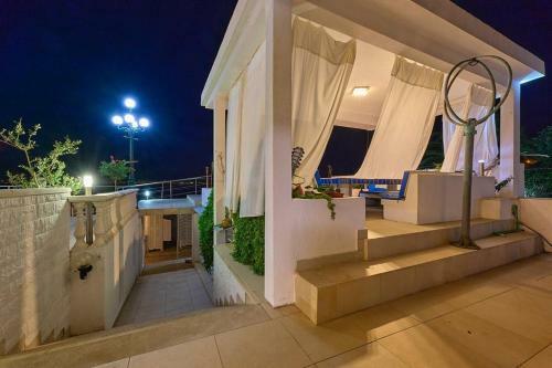 The Seaside Villa Art With Private Beach