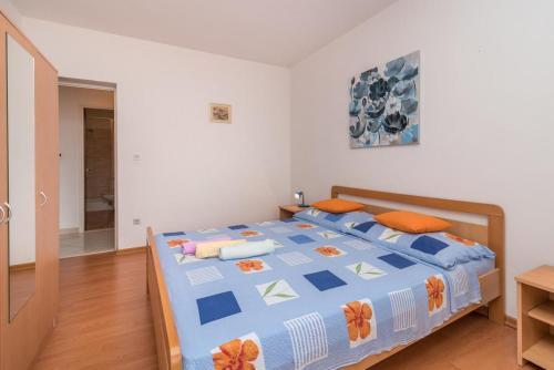 Apartments With A Parking Space Slatine, Ciovo - 16731