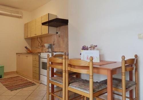 Apartments Makic - With Parking