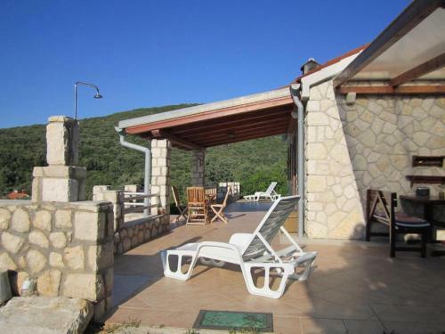Hostal Holiday Home Lumanera