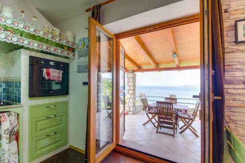 Hostal Holiday Home Lumanera