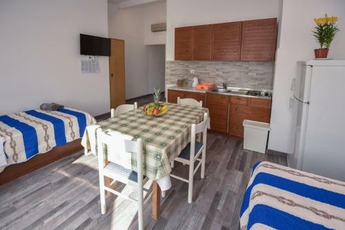 Val Apartmani, Stara Novalja
