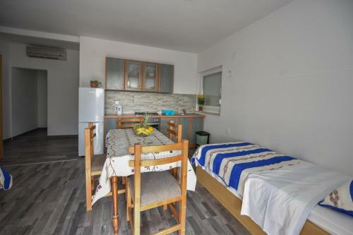 Val Apartmani, Stara Novalja