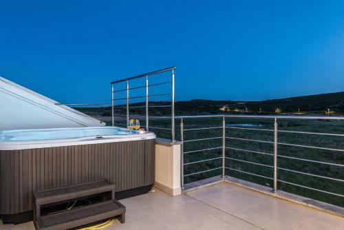 Rea Beachfront Apartments