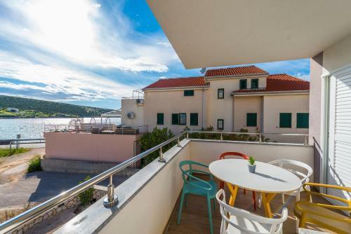 Rea Beachfront Apartments