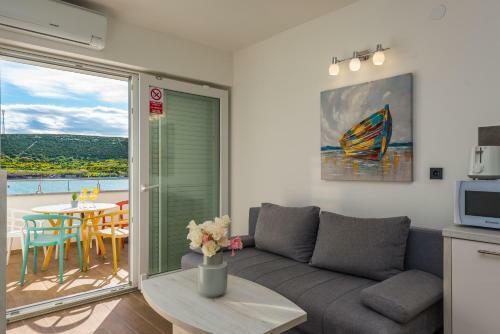 Rea Beachfront Apartments