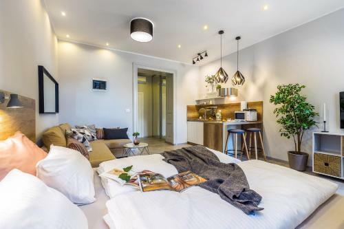 Number 1 Deluxe Apartments