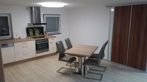 Apartamento Ferienwohnung Sandra Hockenheim