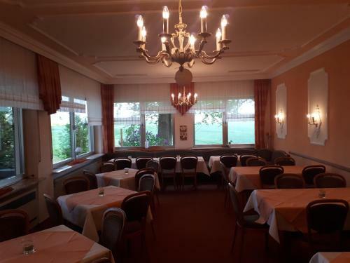 Hostal Gasthaus Pension Zur Buche