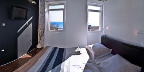 Aurora Apartment
