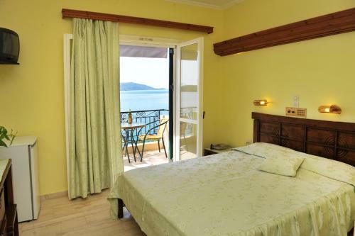 Aparthotel Logan's Beach Hotel