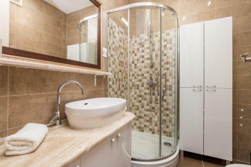Apartments Art Teatro
