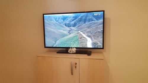 White Pelin Apartment