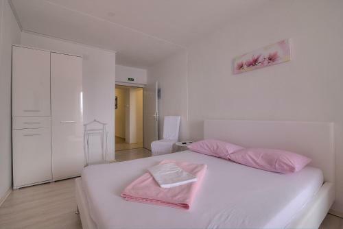 Hostal Apartments & Rooms Josephine